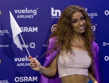 «Καυτή» Ελένη Φουρέιρα στη Βαρκελώνη (βίντεο)